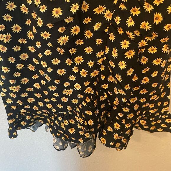 NWT We Wore What Daisy Wrap Dress XS - Picture 7 of 10